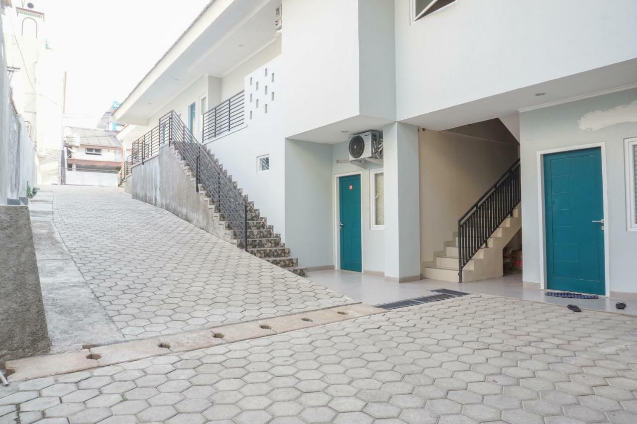 Residences By Reddoorz Near Mt Haryono - Minimum Stay 7 Days Cakarta Dış mekan fotoğraf